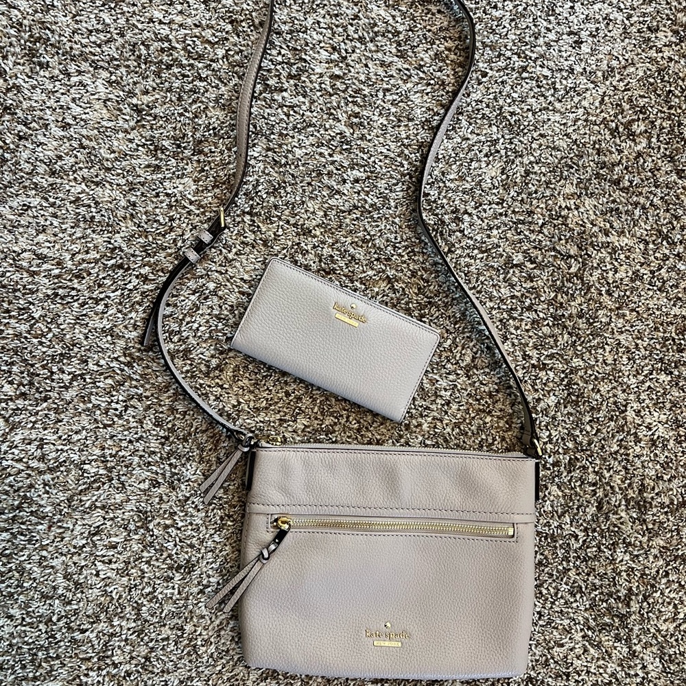 Kate Spade NY Jackson Street Gabriele Crossbody and Wallet. Color Bone.